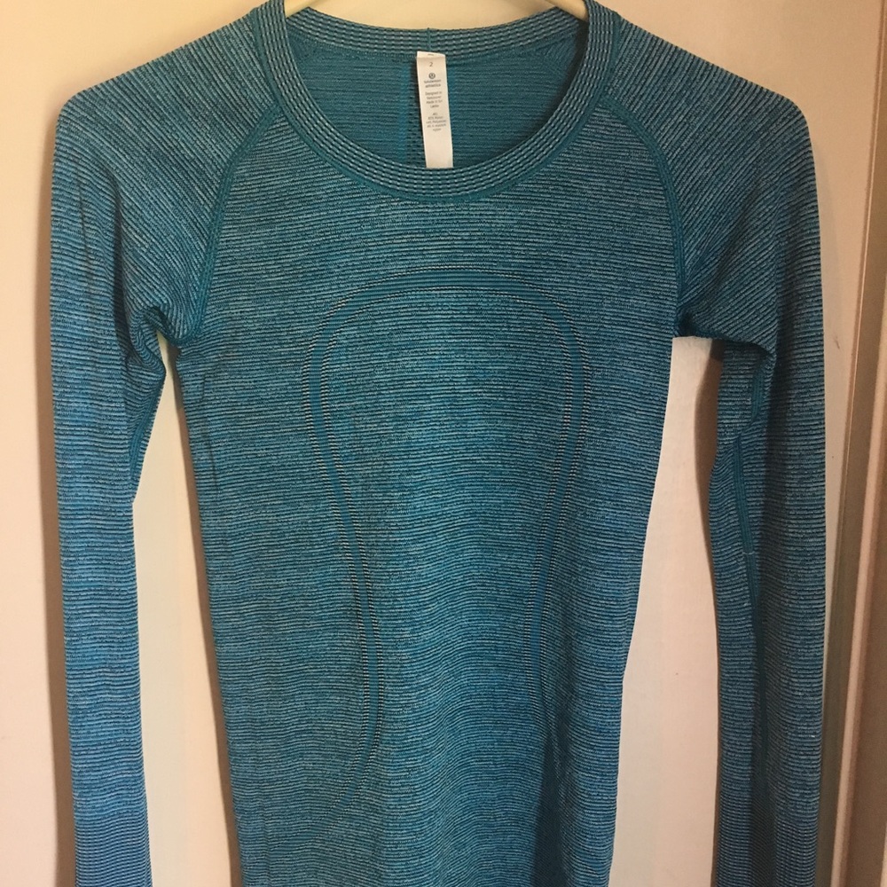 Lululemon Athletica Long-Sleeved Athletic Top